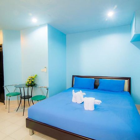 De Apartment Pattaya Esterno foto