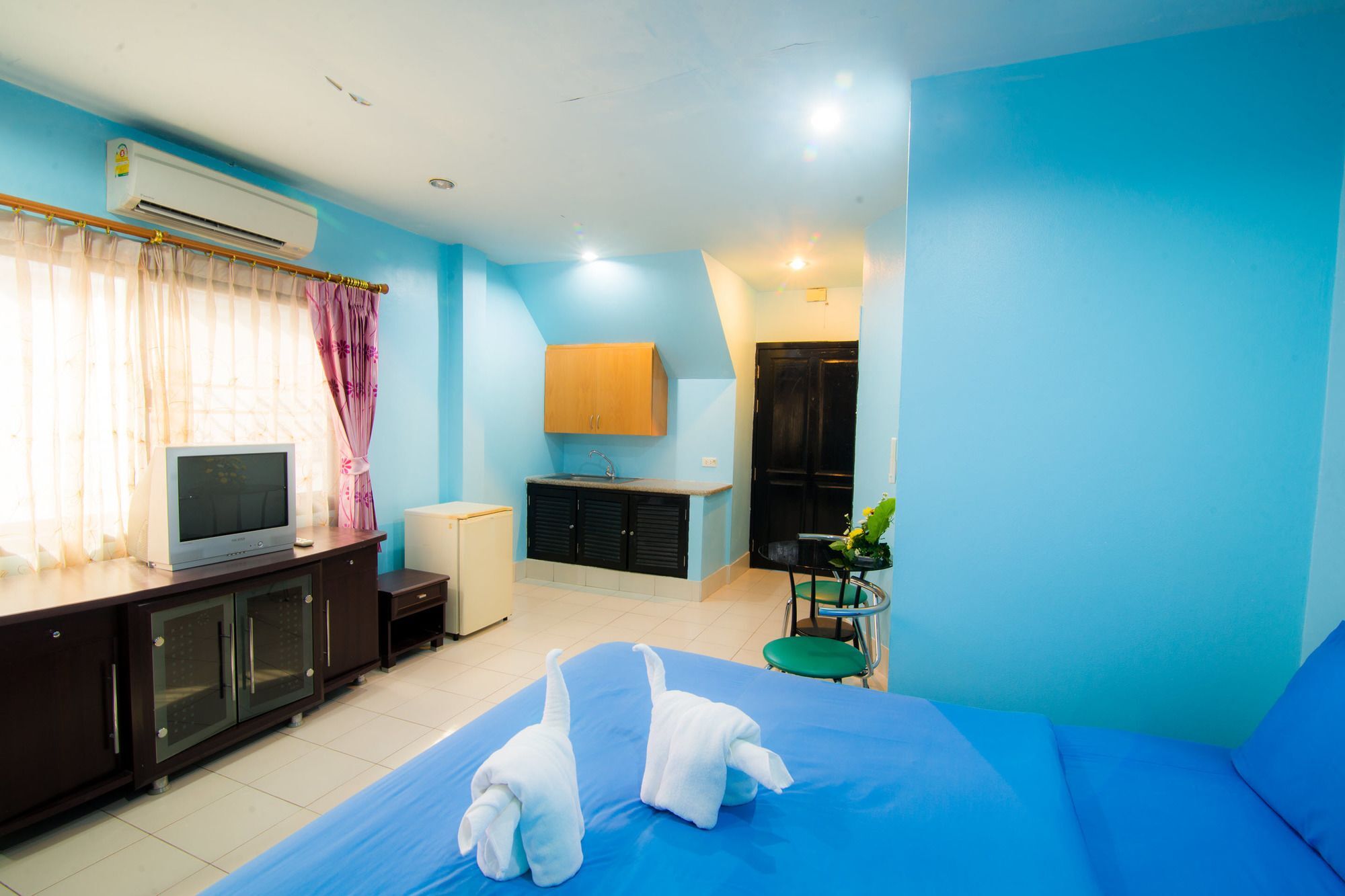 De Apartment Pattaya Esterno foto